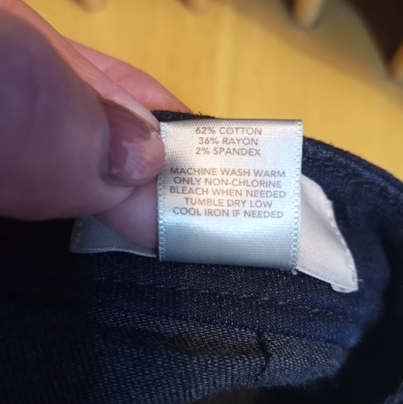 Loft dark wash denim deep blue/black mini skirt size 8 petite - Picture 6 of 6